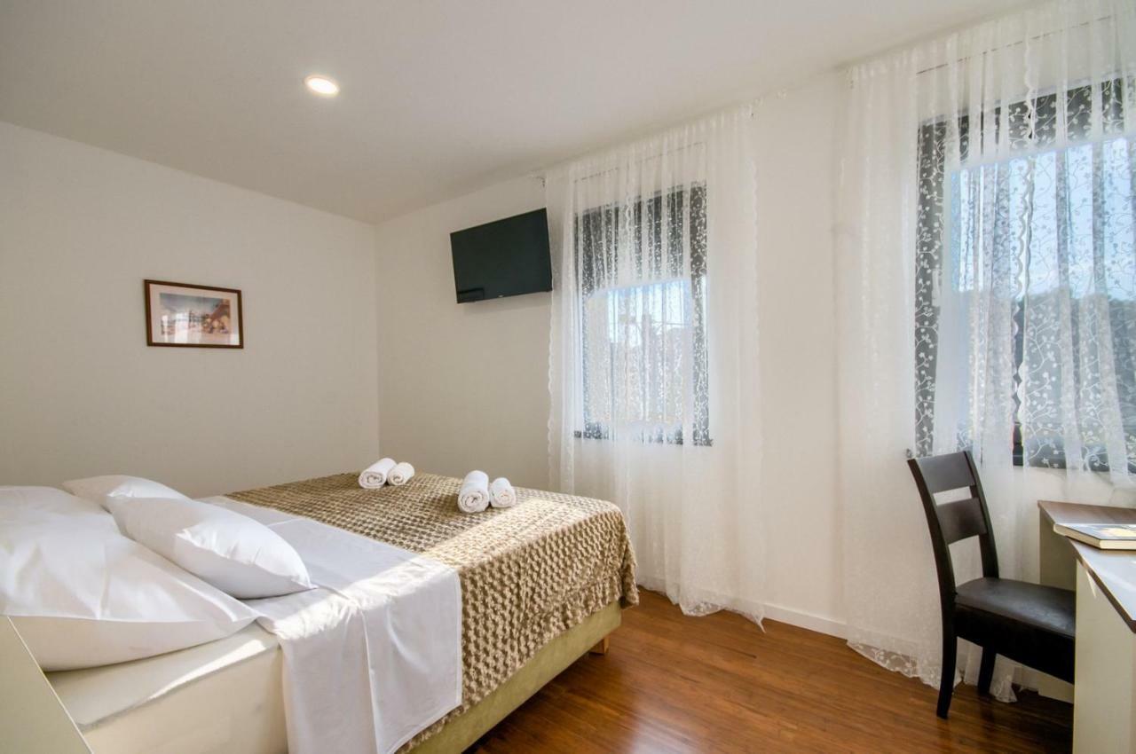Rooms K&T Sea Side Luxury Πούλα Εξωτερικό φωτογραφία