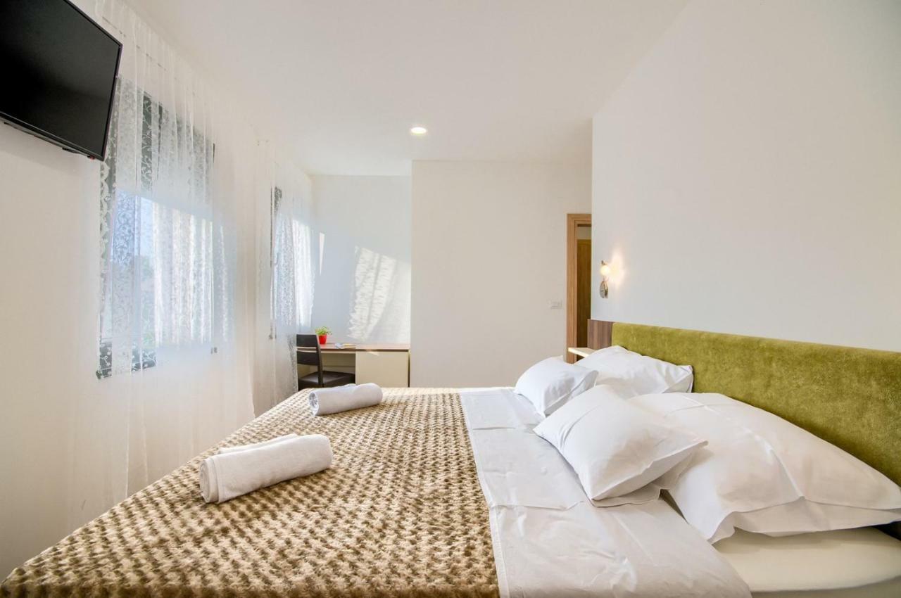 Rooms K&T Sea Side Luxury Πούλα Εξωτερικό φωτογραφία